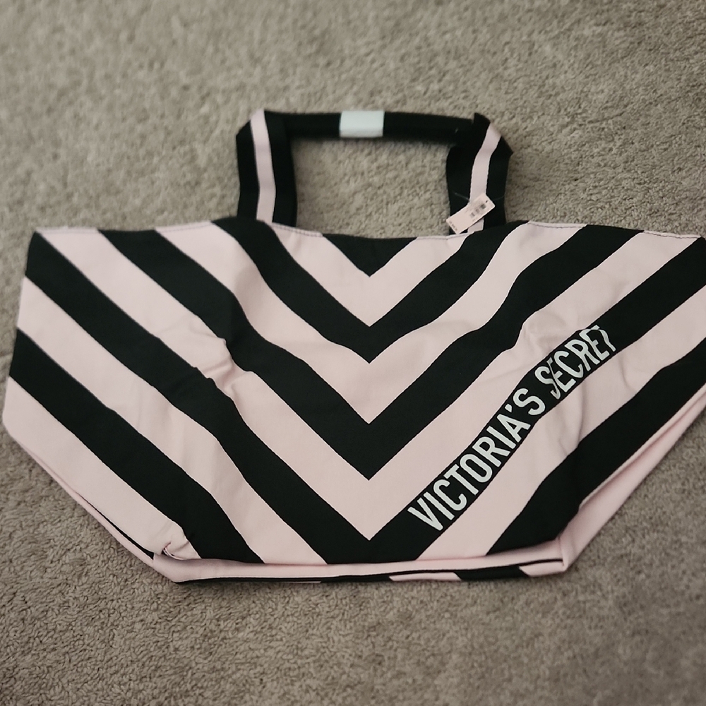 NWT Victoria's Secret Chevron Pink and Black Tote